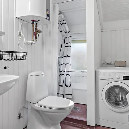 2 Bedroom Cozy In Juelsminde Casa de Férias Sonderby (Midtjylland)