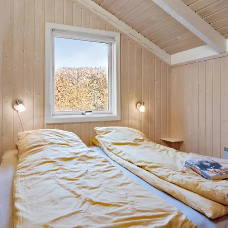 2 Bedroom Cozy In Juelsminde *