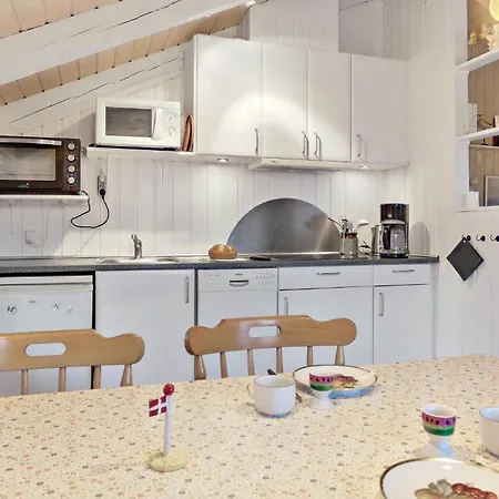 Casa de Férias 2 Bedroom Cozy In Juelsminde Sonderby (Midtjylland)