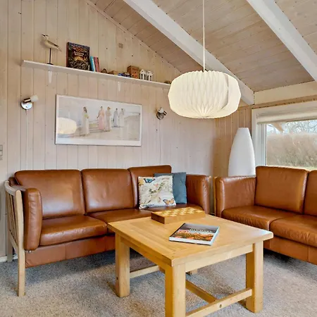 Casa de Férias 2 Bedroom Cozy In Juelsminde Sonderby (Midtjylland)