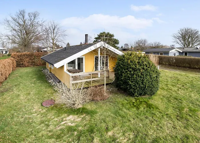 2 Bedroom Cozy In Juelsminde 別荘